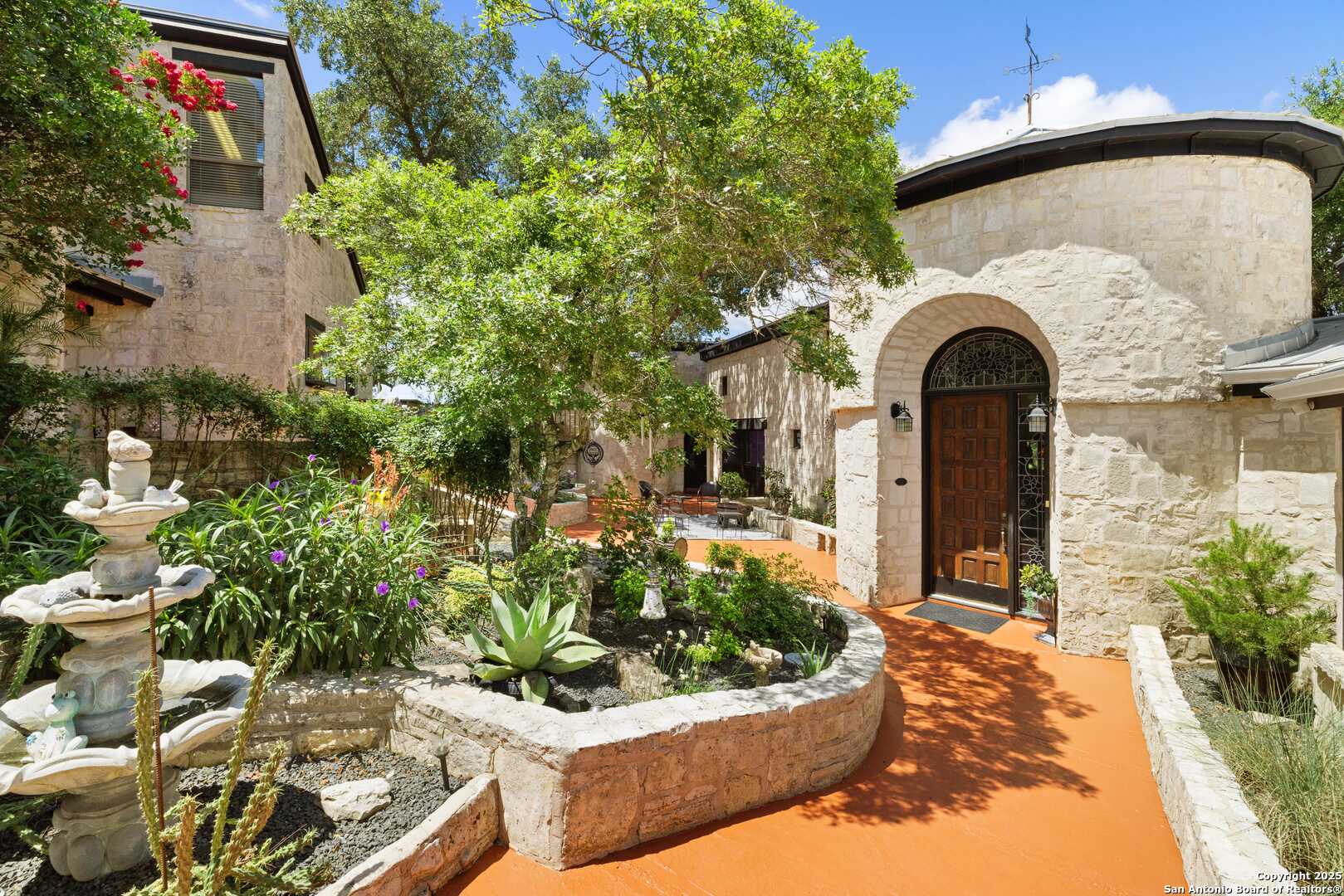 22 Indian Creek Loop Kerrville TX 78028