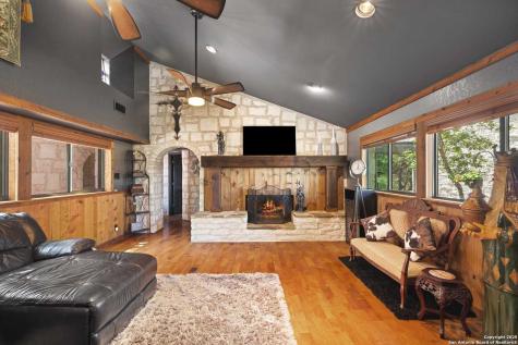 22 Indian Creek Loop Kerrville TX 78028