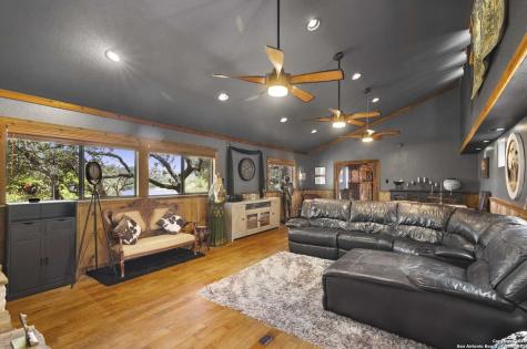 22 Indian Creek Loop Kerrville TX 78028