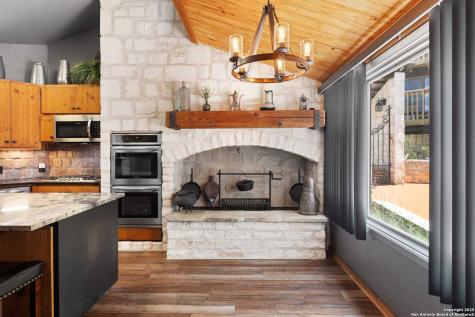 22 Indian Creek Loop Kerrville TX 78028