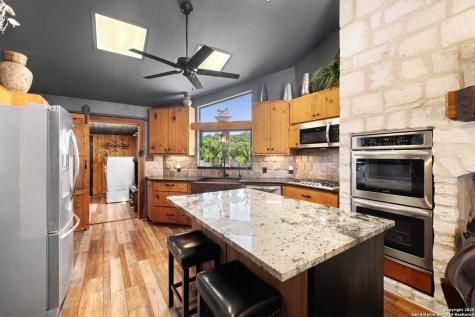 22 Indian Creek Loop Kerrville TX 78028
