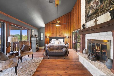 22 Indian Creek Loop Kerrville TX 78028
