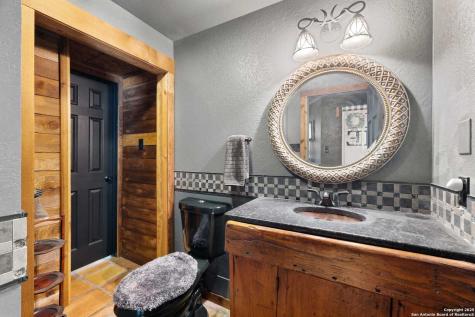 22 Indian Creek Loop Kerrville TX 78028