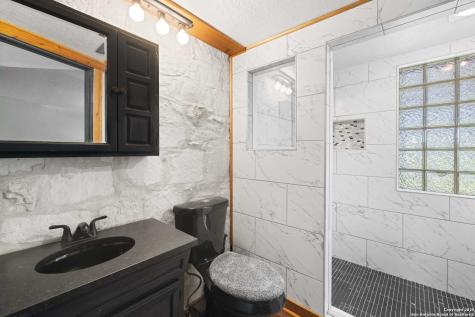 22 Indian Creek Loop Kerrville TX 78028