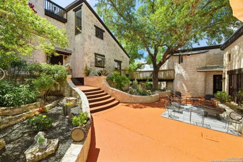 22 Indian Creek Loop Kerrville TX 78028
