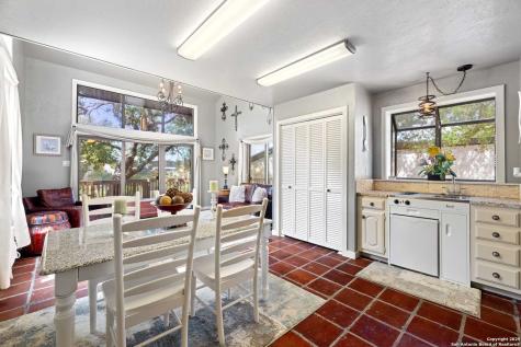 22 Indian Creek Loop Kerrville TX 78028