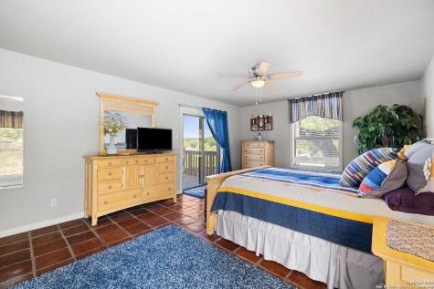 22 Indian Creek Loop Kerrville TX 78028