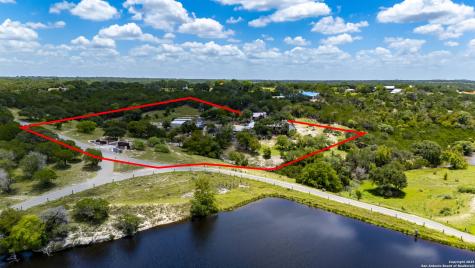 22 Indian Creek Loop Kerrville TX 78028