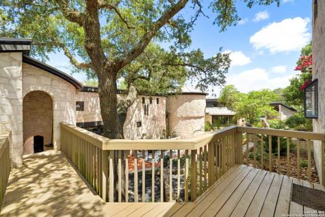 22 Indian Creek Loop Kerrville TX 78028
