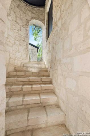 22 Indian Creek Loop Kerrville TX 78028