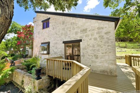 22 Indian Creek Loop Kerrville TX 78028