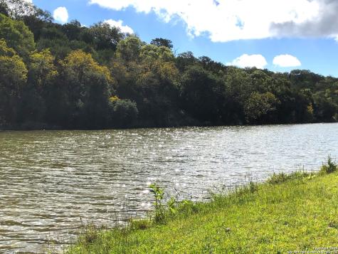 22 Indian Creek Loop Kerrville TX 78028