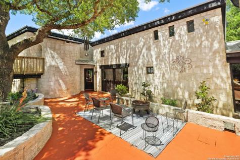 22 Indian Creek Loop Kerrville TX 78028