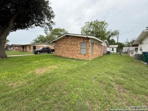 4519 Creekmoor Drive San Antonio TX 78220