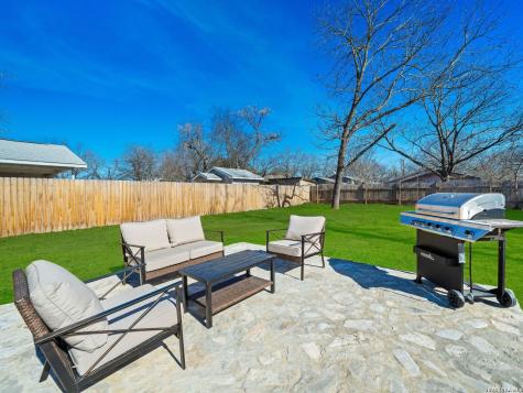511 Olive Street Fredericksburg TX 78624