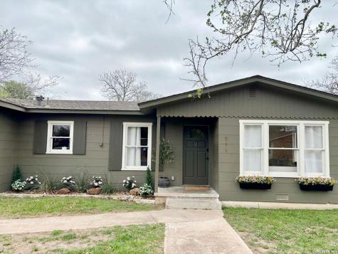 511 Olive Street Fredericksburg TX 78624