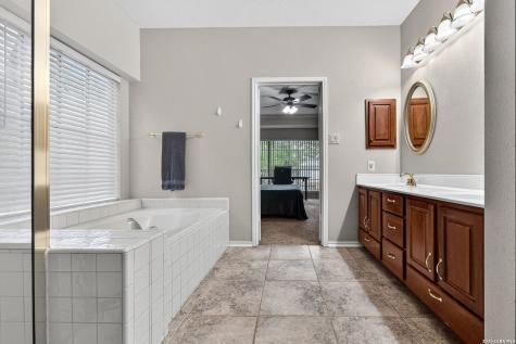 1510 Blackbridge San Antonio TX 78253