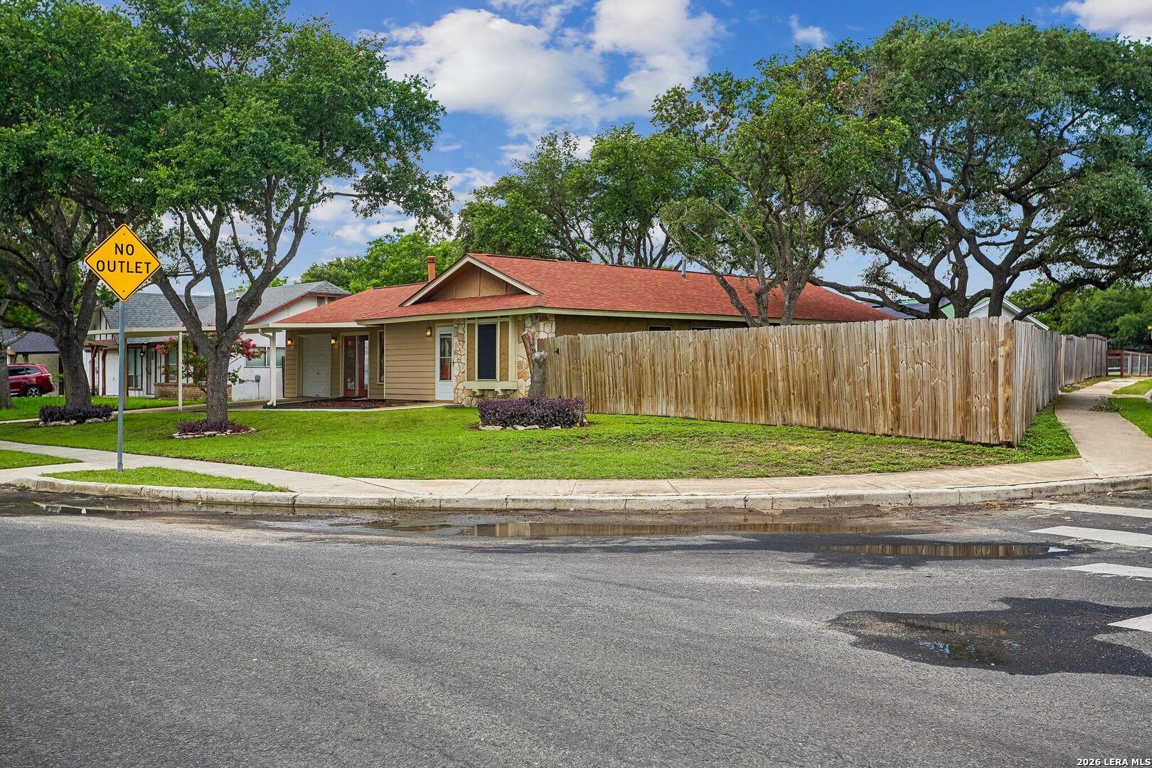 6847 Blue Lake San Antonio TX 78244