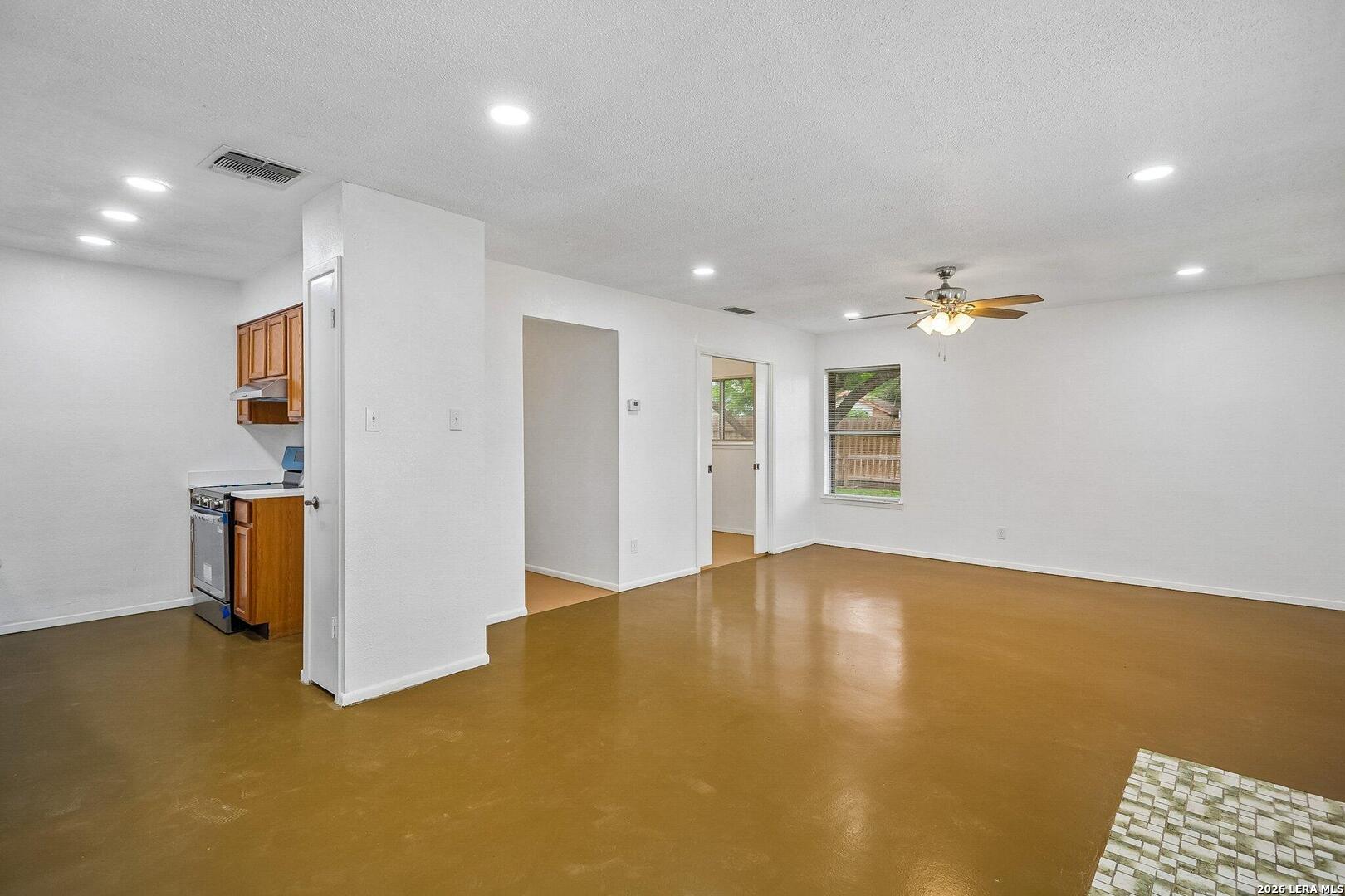 6847 Blue Lake San Antonio TX 78244