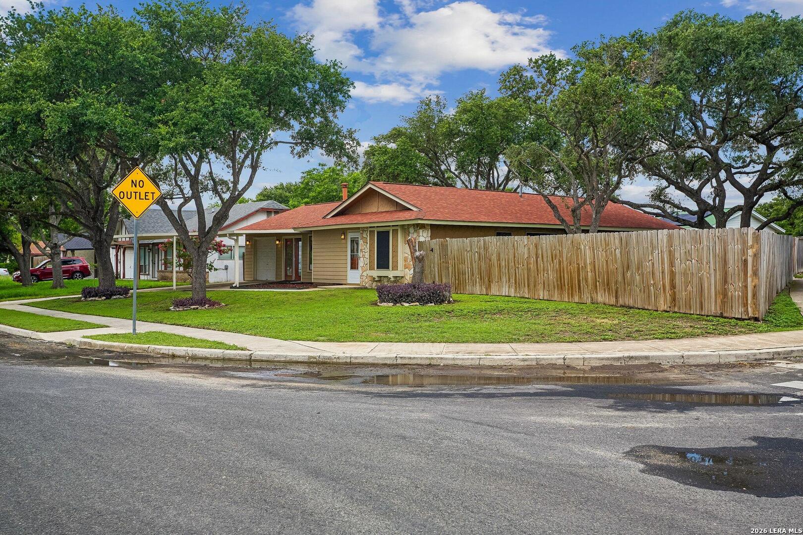 6847 Blue Lake San Antonio TX 78244