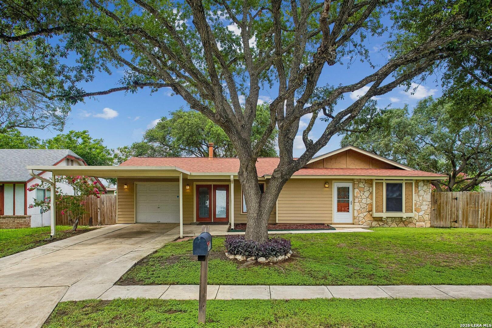 6847 Blue Lake San Antonio TX 78244