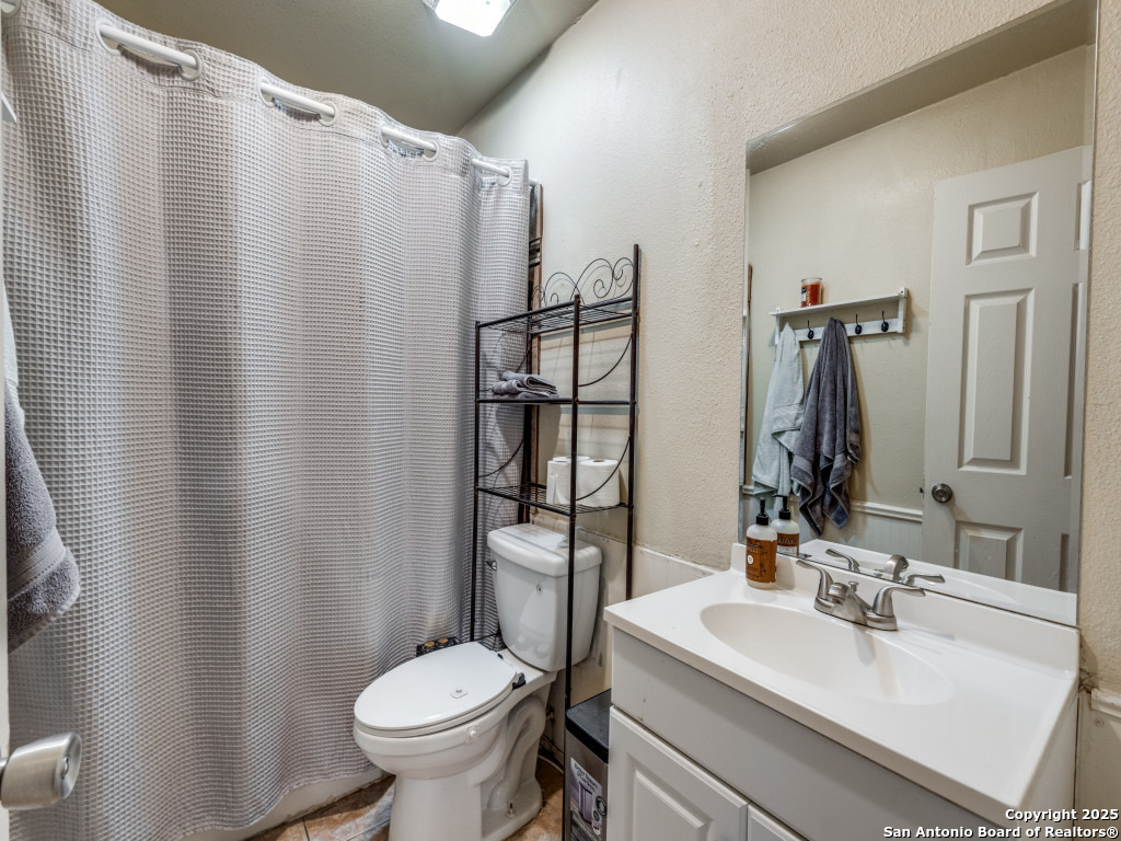 5615 Wood Climb Street San Antonio TX 78233