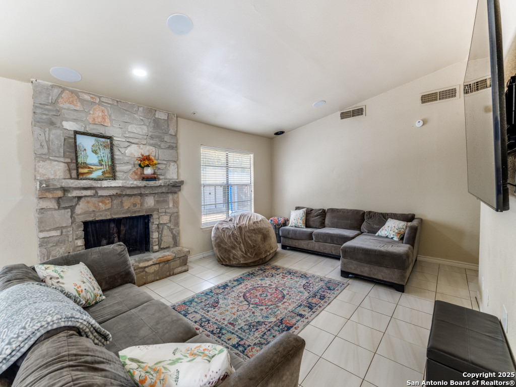 5615 Wood Climb Street San Antonio TX 78233