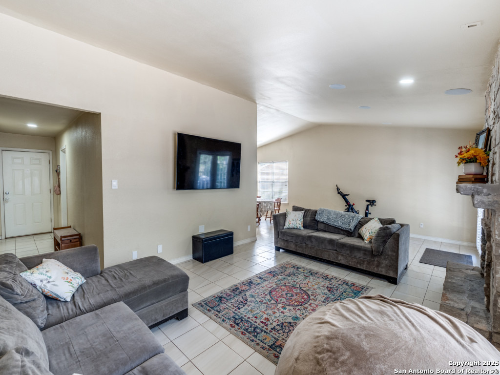 5615 Wood Climb Street San Antonio TX 78233