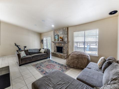 5615 Wood Climb Street San Antonio TX 78233