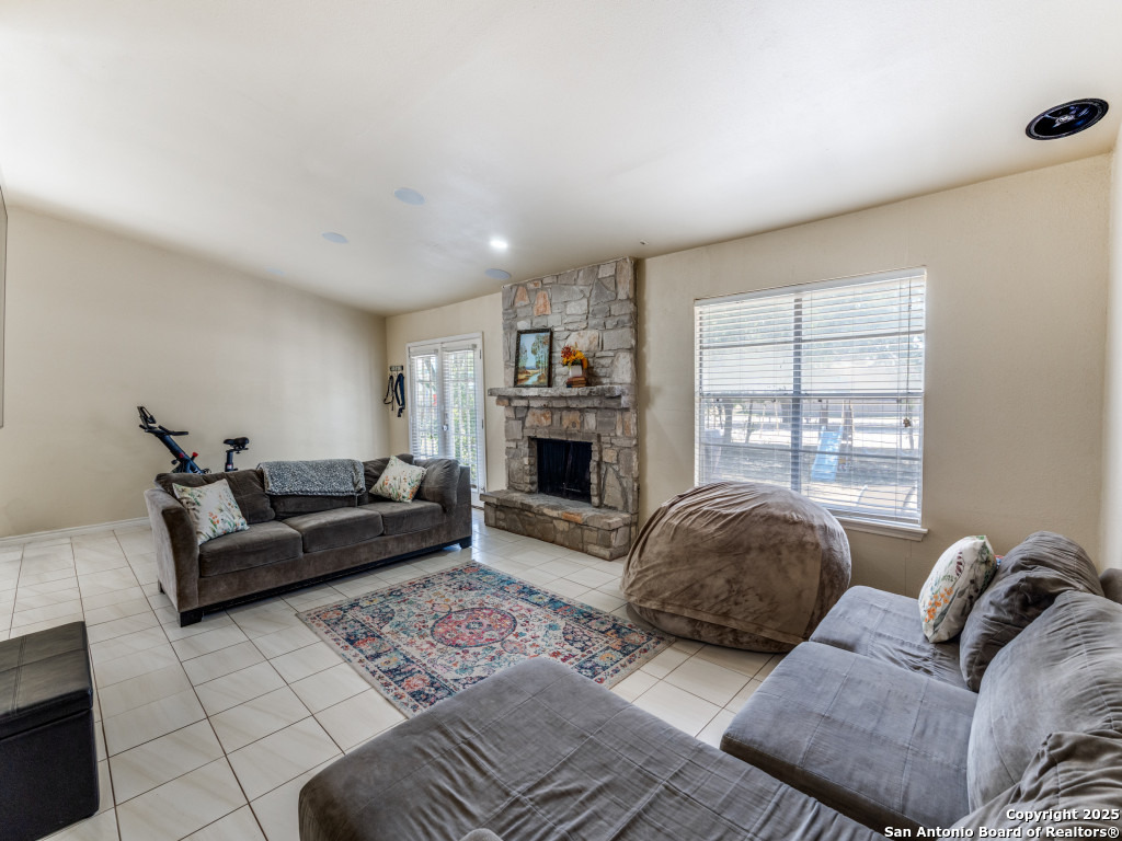 5615 Wood Climb Street San Antonio TX 78233