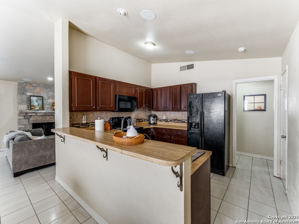 5615 Wood Climb Street San Antonio TX 78233