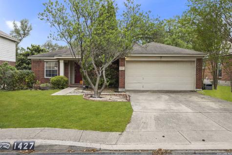 1427 Kingsbridge San Antonio TX 78253