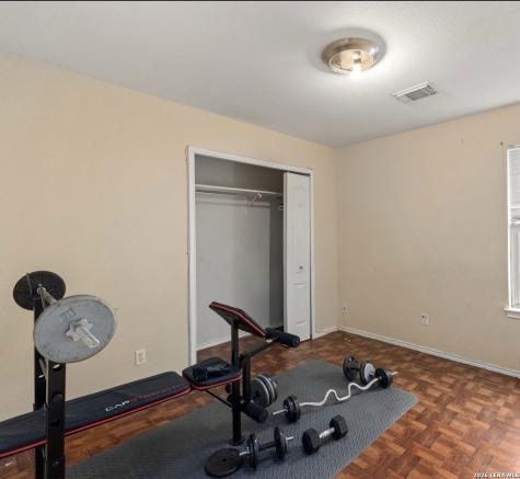 1427 Kingsbridge San Antonio TX 78253