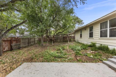 1427 Kingsbridge San Antonio TX 78253