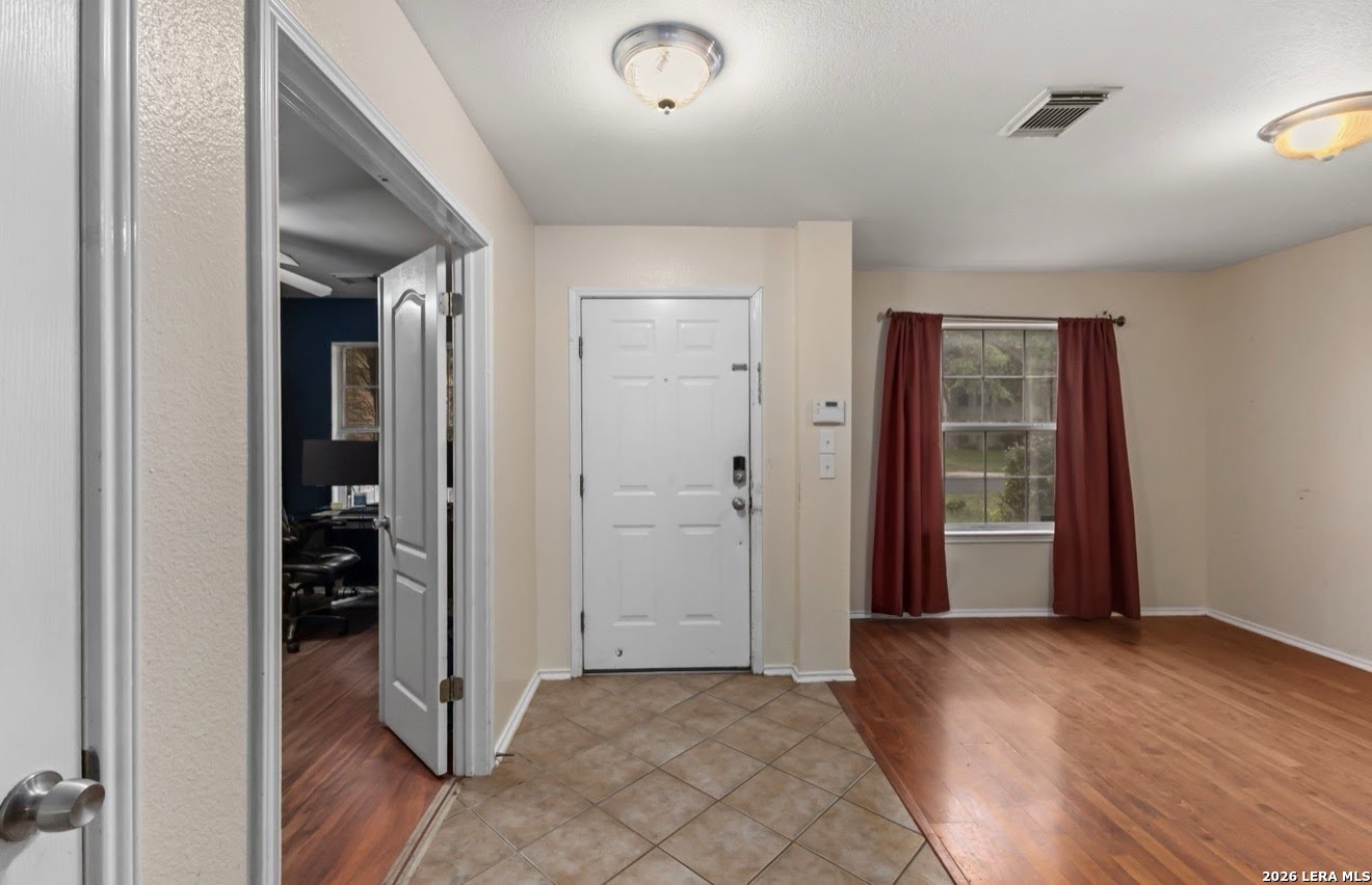 1427 Kingsbridge San Antonio TX 78253