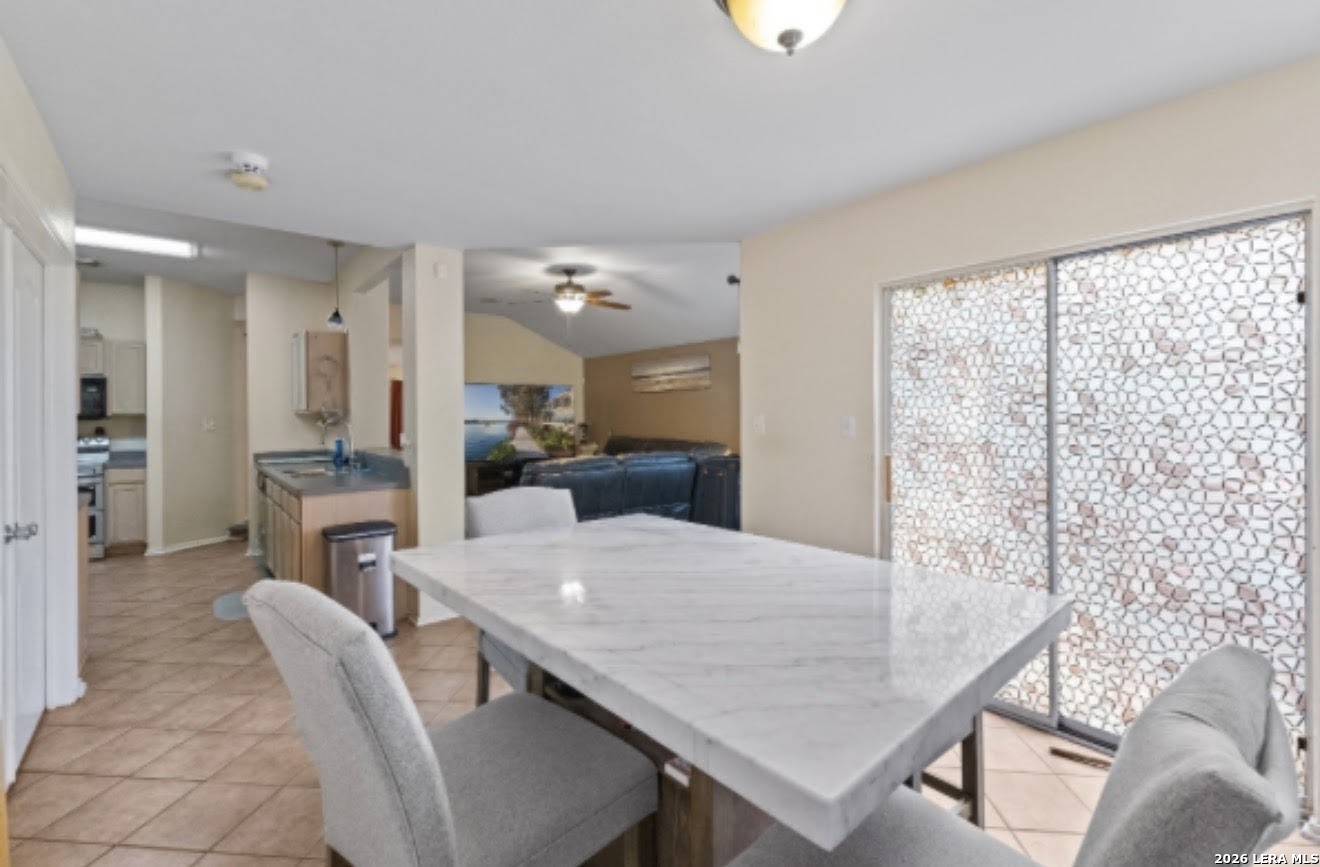 1427 Kingsbridge San Antonio TX 78253