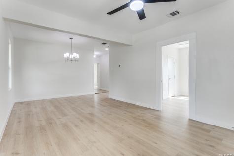1319 Paso Hondo San Antonio TX 78202