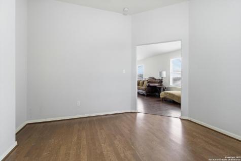 8242 Pioneer Oak Converse TX 78109