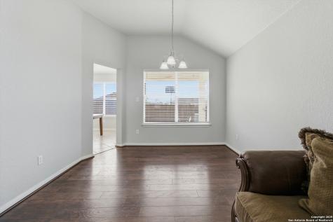 8242 Pioneer Oak Converse TX 78109