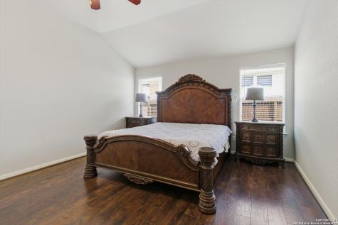 8242 Pioneer Oak Converse TX 78109