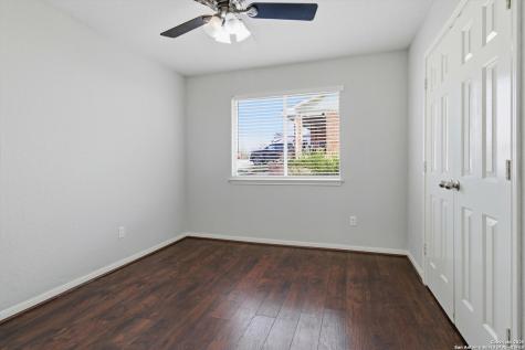 8242 Pioneer Oak Converse TX 78109