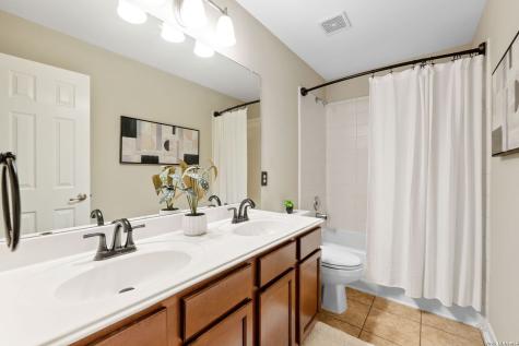 7814 Lacey Oak Cove San Antonio TX 78250
