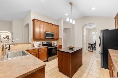 7814 Lacey Oak Cove San Antonio TX 78250