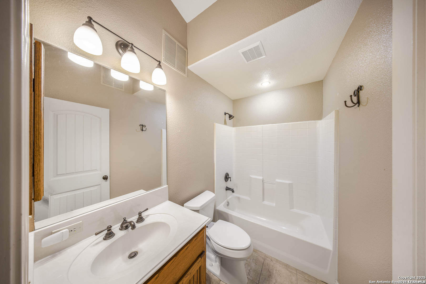 149 Legacy Trace La Vernia TX 78121
