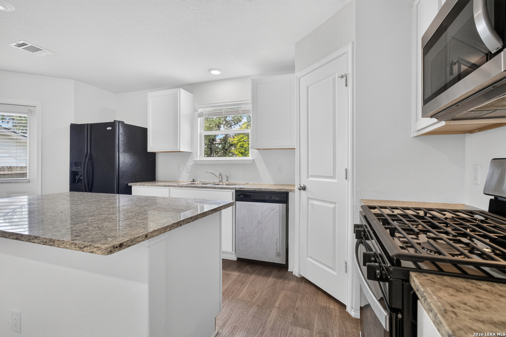 1033 Pacific Monarch San Antonio TX 78253
