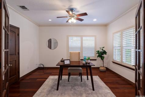 6519 Kings Crown W San Antonio TX 78233