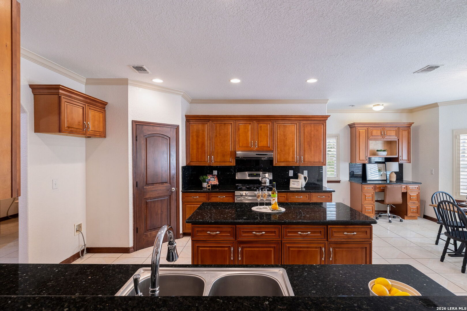 6519 Kings Crown W San Antonio TX 78233