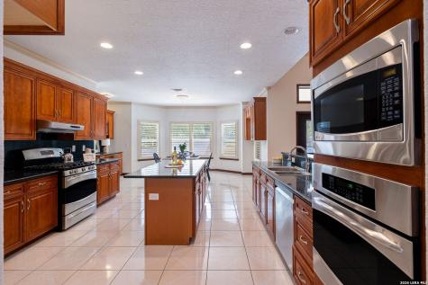 6519 Kings Crown W San Antonio TX 78233
