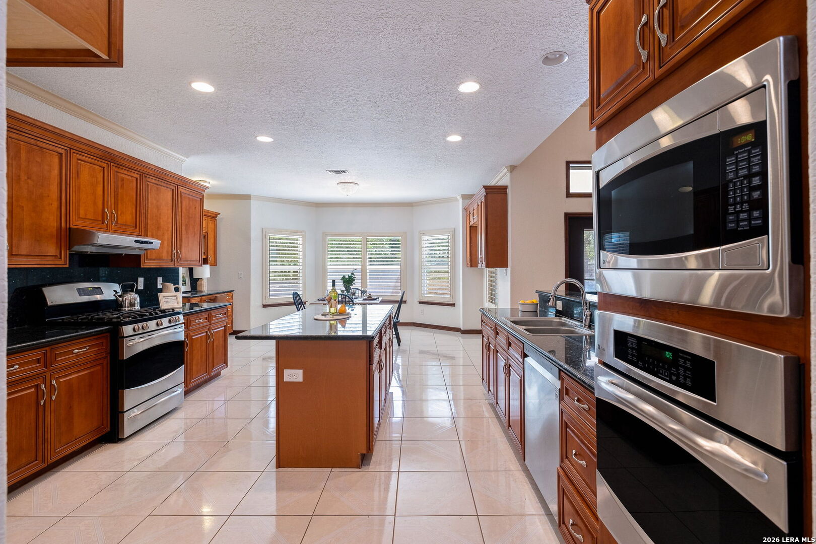 6519 Kings Crown W San Antonio TX 78233