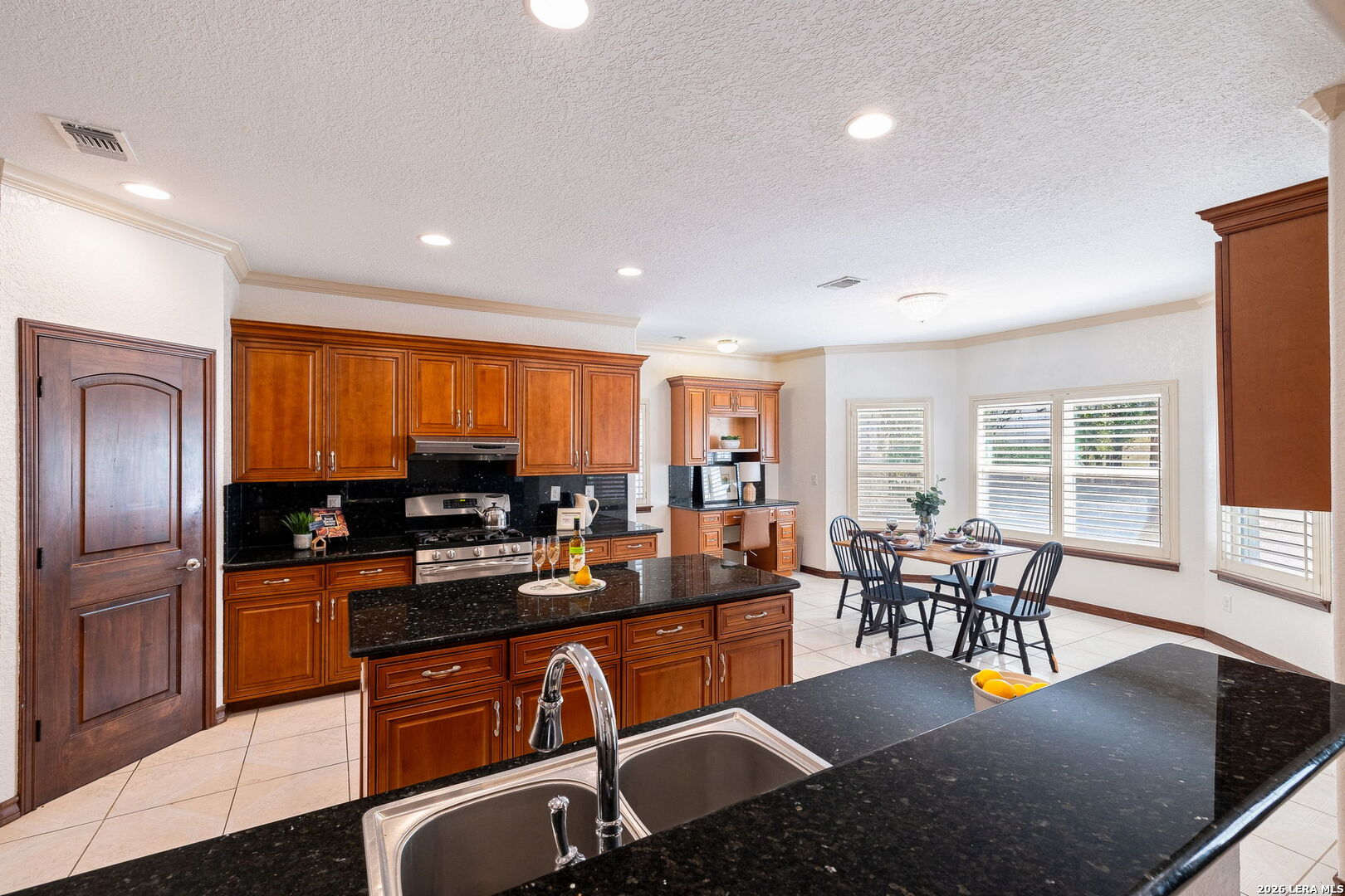 6519 Kings Crown W San Antonio TX 78233